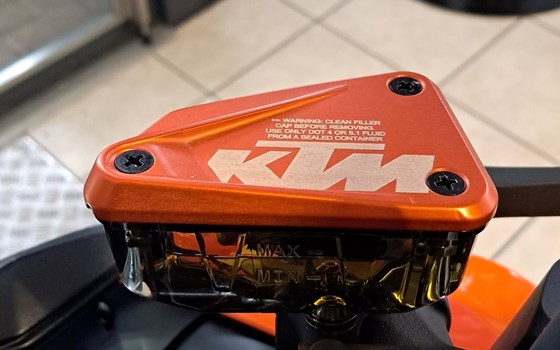 Gebrauchtmotorrad KTM 790 Duke L - Bild 12