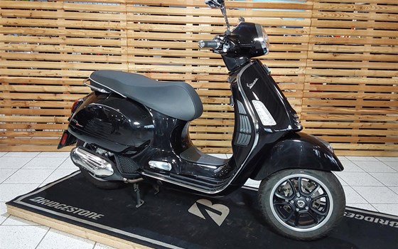 Gebrauchtmotorrad Vespa GTS 125 Super - Bild 2