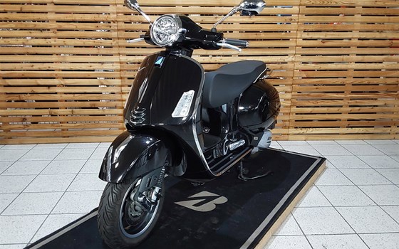 Gebrauchtmotorrad Vespa GTS 125 Super - Bild 4