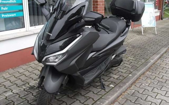Gebrauchtmotorrad Honda Forza 350 - Bild 2