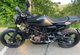 Gebrauchte Husqvarna Svartpilen 701