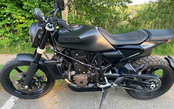 Gebrauchtmotorrad Husqvarna Svartpilen 701 - Bild 1