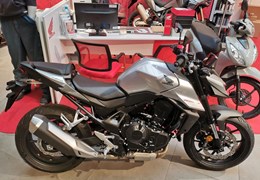 Neumotorrad Honda CB750 Hornet