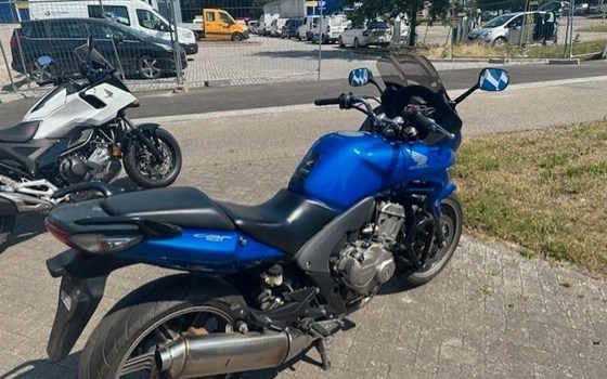 Gebrauchtmotorrad Honda CBF 600 S - Bild 6