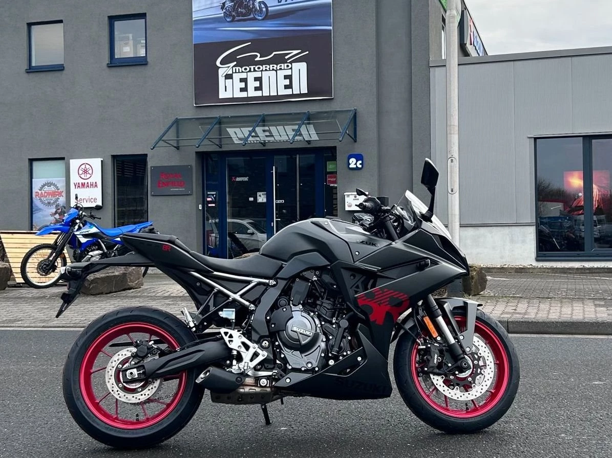Suzuki GSX-8R