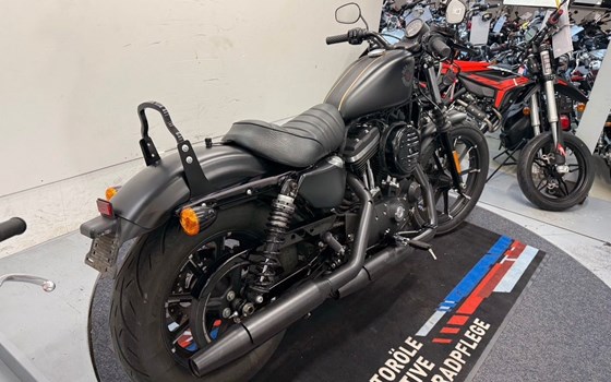 Gebrauchtmotorrad Harley-Davidson Sportster XL 883 N Iron - Bild 6