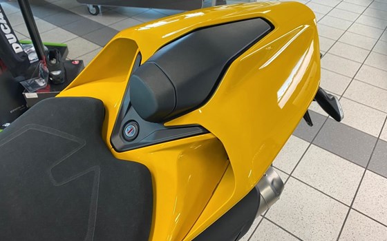 Neufahrzeug Ducati Panigale V2 S - Bild 11