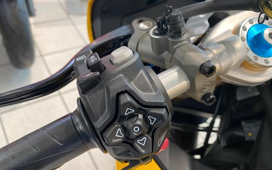 Neufahrzeug Ducati Panigale V2 S - Bild 9