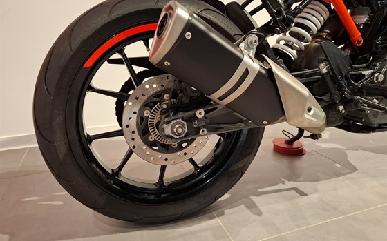 Gebrauchtmotorrad KTM 125 Duke - Bild 14