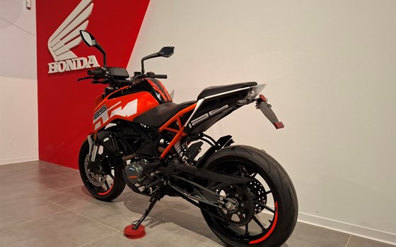 Gebrauchtmotorrad KTM 125 Duke - Bild 3