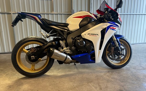 Gebrauchtmotorrad Honda CBR1000RR Fireblade - Bild 2