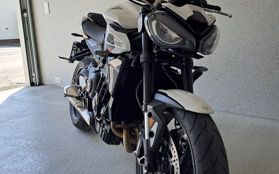 Gebrauchtmotorrad Triumph Street Triple 765 R - Bild 2