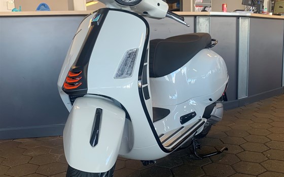 Gebrauchtmotorrad Vespa GTS 310 SuperSport - Bild 1