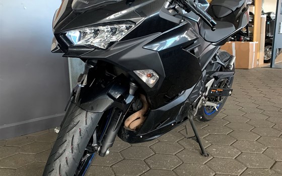 Gebrauchtmotorrad Kawasaki Ninja 400 - Bild 1