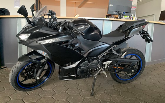 Gebrauchtmotorrad Kawasaki Ninja 400 - Bild 3