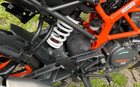 Gebrauchtmotorrad KTM 125 Duke - Bild 12