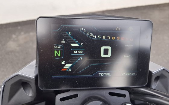 Gebrauchtmotorrad QJ Motor SRK 125 S - Bild 7