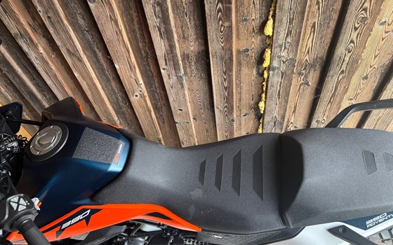 Gebrauchtmotorrad KTM 390 Adventure - Bild 4