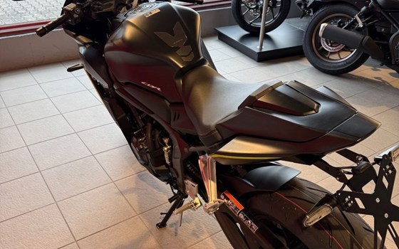 Gebrauchtmotorrad Honda CBR650R E-Clutch - Bild 8