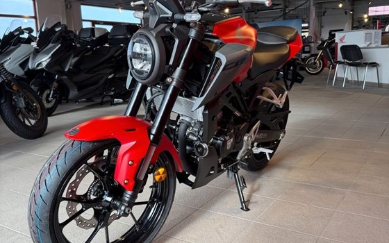 Gebrauchtmotorrad Honda CB125R - Bild 8