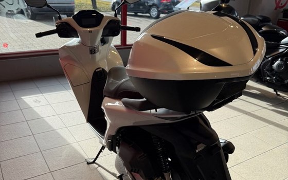 Gebrauchtmotorrad Honda SH125 - Bild 8