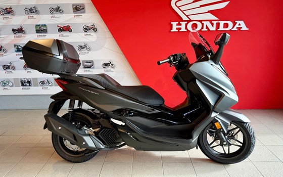 Gebrauchtmotorrad Honda Forza 125 - Bild 5