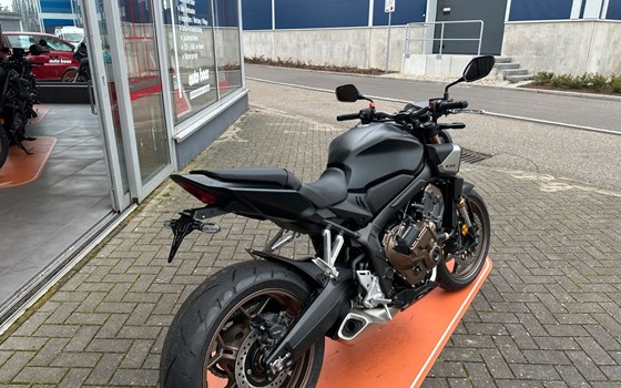 Neufahrzeug Honda CB650R E-Clutch - Bild 4