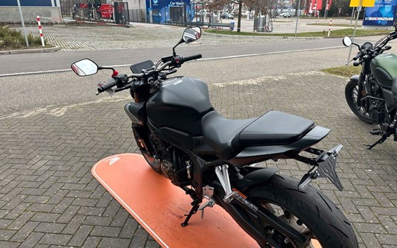Neufahrzeug Honda CB650R E-Clutch - Bild 7