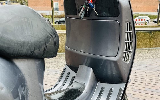 Gebrauchtmotorrad Vespa 125 GT - Bild 4