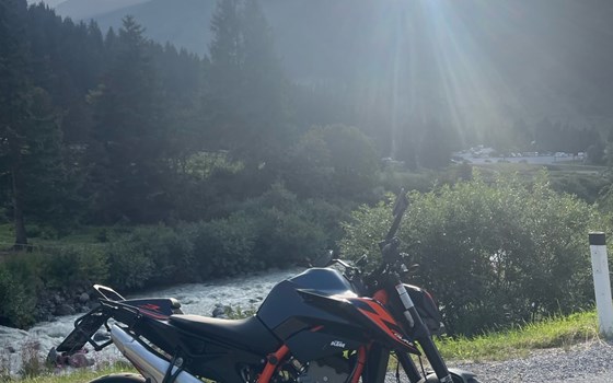 Gebrauchtmotorrad KTM 890 Duke R - Bild 6