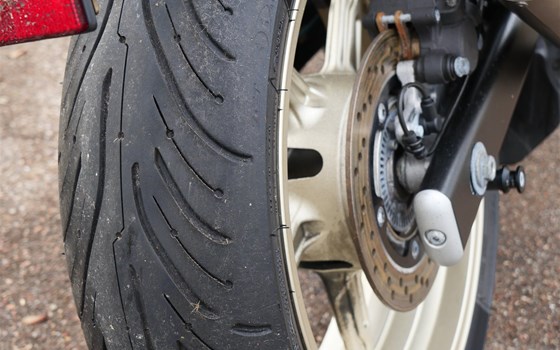 Gebrauchtmotorrad Suzuki SFV 650 Gladius - Bild 15