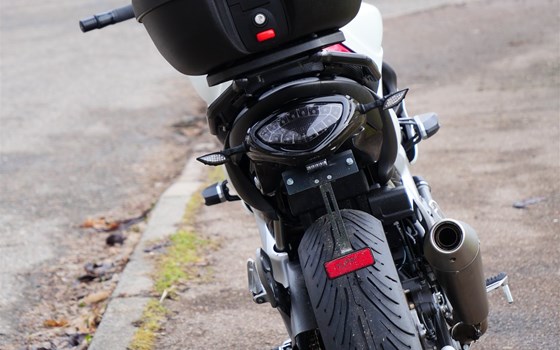 Gebrauchtmotorrad Suzuki SFV 650 Gladius - Bild 4