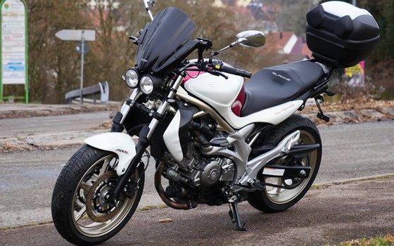 Gebrauchtmotorrad Suzuki SFV 650 Gladius - Bild 6
