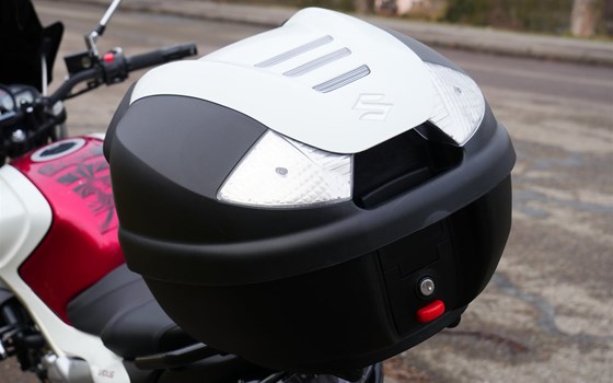 Gebrauchtmotorrad Suzuki SFV 650 Gladius - Bild 9