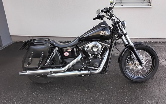 Gebrauchtmotorrad Harley-Davidson Dyna Street Bob FXDB - Bild 4