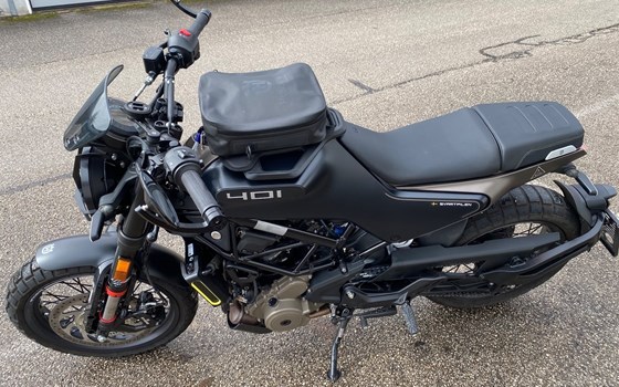 Gebrauchtmotorrad Husqvarna Svartpilen 401 - Bild 1