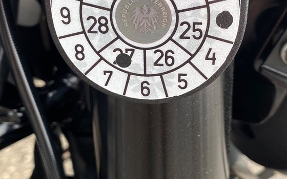 Gebrauchtmotorrad Husqvarna Svartpilen 401 - Bild 4