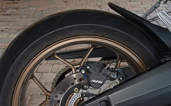 Gebrauchtmotorrad Honda CB650R - Bild 12