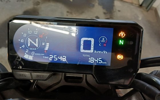 Gebrauchtmotorrad Honda CB650R - Bild 3