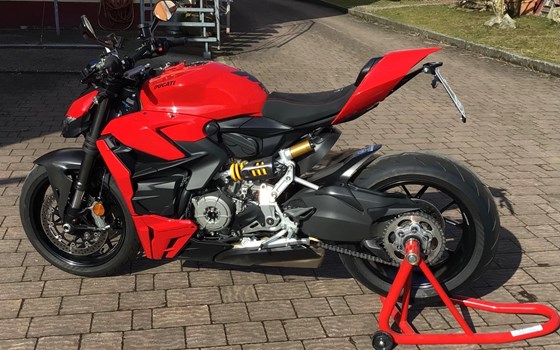 Gebrauchtmotorrad Ducati Streetfighter V2 - Bild 1