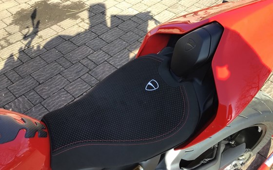 Gebrauchtmotorrad Ducati Streetfighter V2 - Bild 3