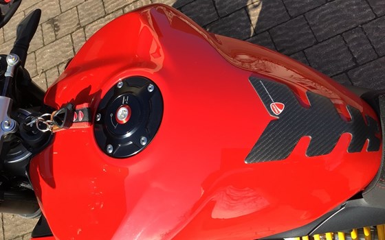 Gebrauchtmotorrad Ducati Streetfighter V2 - Bild 4
