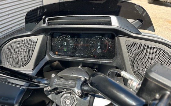 Gebrauchtmotorrad Harley-Davidson Road Glide FLTRX - Bild 13