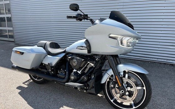 Gebrauchtmotorrad Harley-Davidson Road Glide FLTRX - Bild 4