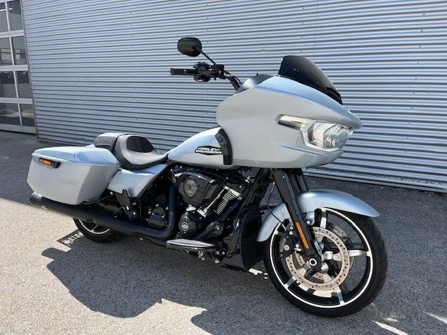 Harley-Davidson Road Glide FLTRX (Atlas Silver Metallic/Black Finish) - Bild 4