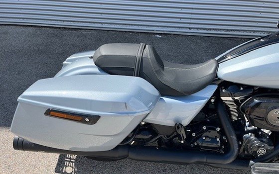 Gebrauchtmotorrad Harley-Davidson Road Glide FLTRX - Bild 6