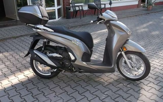 Gebrauchtmotorrad Honda SH350i - Bild 2