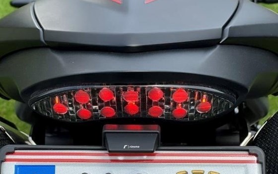 Gebrauchtmotorrad Triumph Speed Triple RS - Bild 5