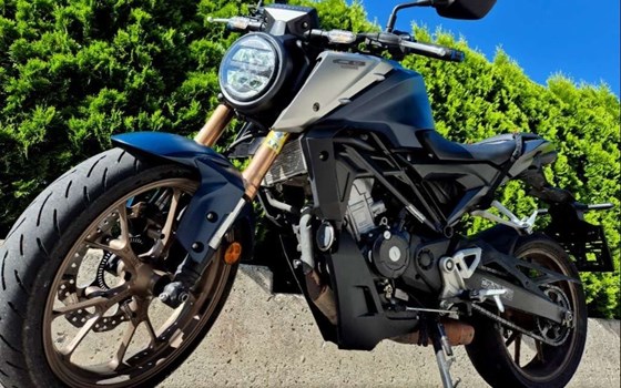 Gebrauchtmotorrad Honda CB125R - Bild 1