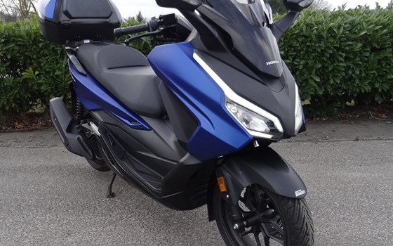 Gebrauchtmotorrad Honda Forza 125 - Bild 1